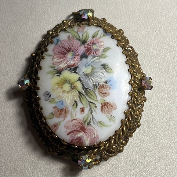 Vintage, Prong-set Porcelain Pendant AB Rhinestone Accents Gold Tone Germany. - Picture 1 of 4